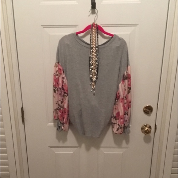 ODDY Brand, 3/4 sleeve Top! So comfy but cute. - Picture 1 of 7